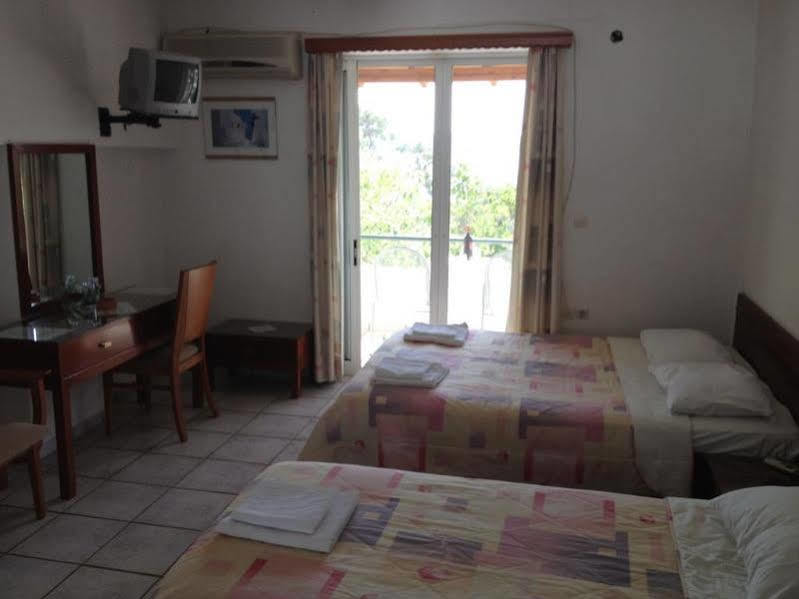 Gikas Apartments Marmari  Eksteriør billede